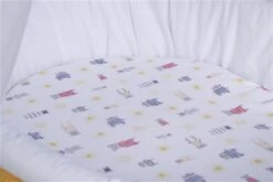 Mionido Stubenwagen Maxi Weiß Pyjamabär Gelb Mit Garnierung, Matratze Und Matratzenbezug -Baby Online Shop mmm0790