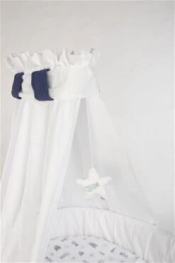 Mionido Stubenwagen Maxi Natur Pyjamabär Blau Mit Garnierung, Matratze Und Matratzenbezug -Baby Online Shop v1 563 83 1